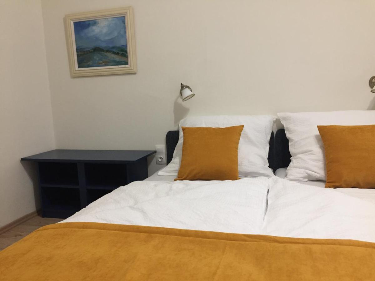 Bed and Breakfast Kikerics Vendeghaz Виллань Экстерьер фото