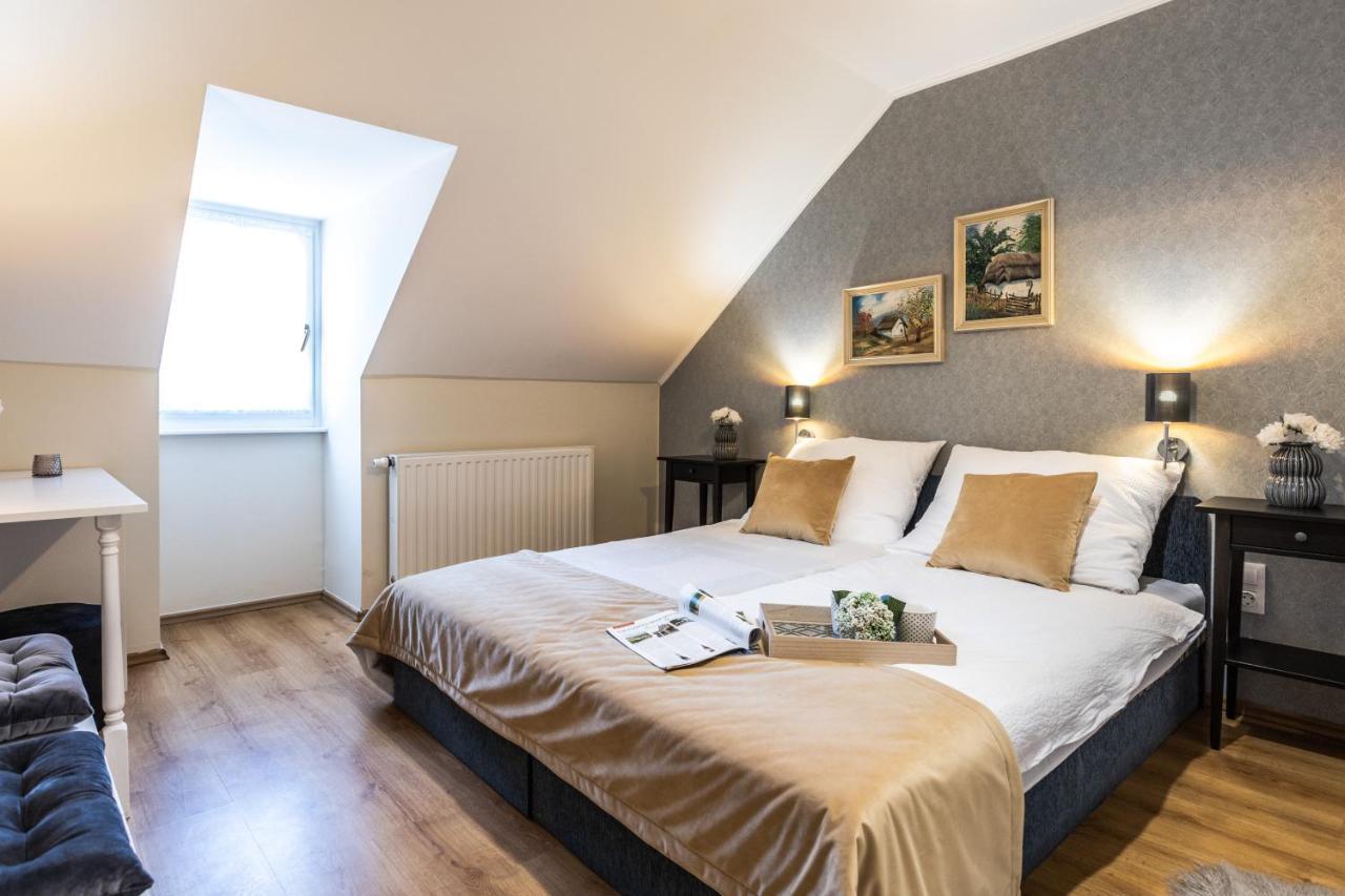 Bed and Breakfast Kikerics Vendeghaz Виллань Экстерьер фото